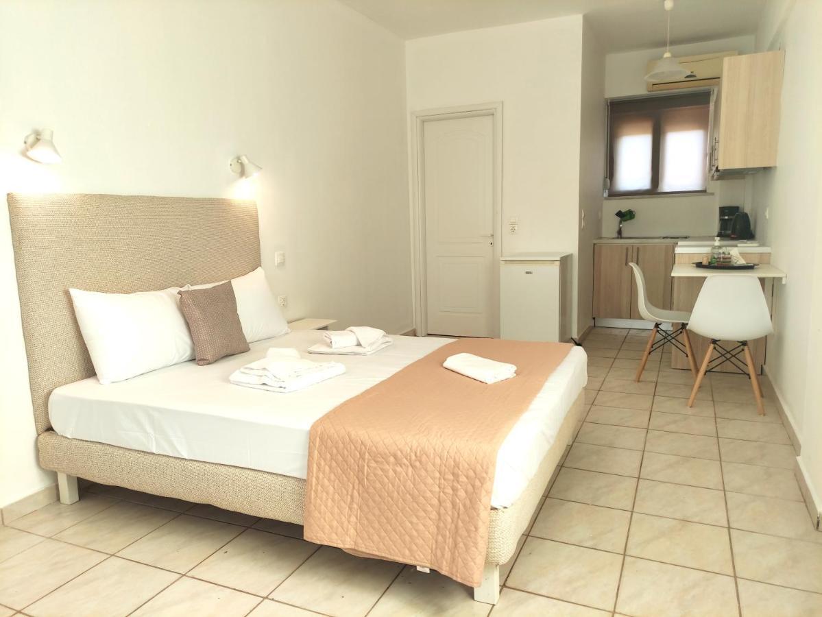 # 6 Giorgos & Chara Apartments Nea Kydonia エクステリア 写真