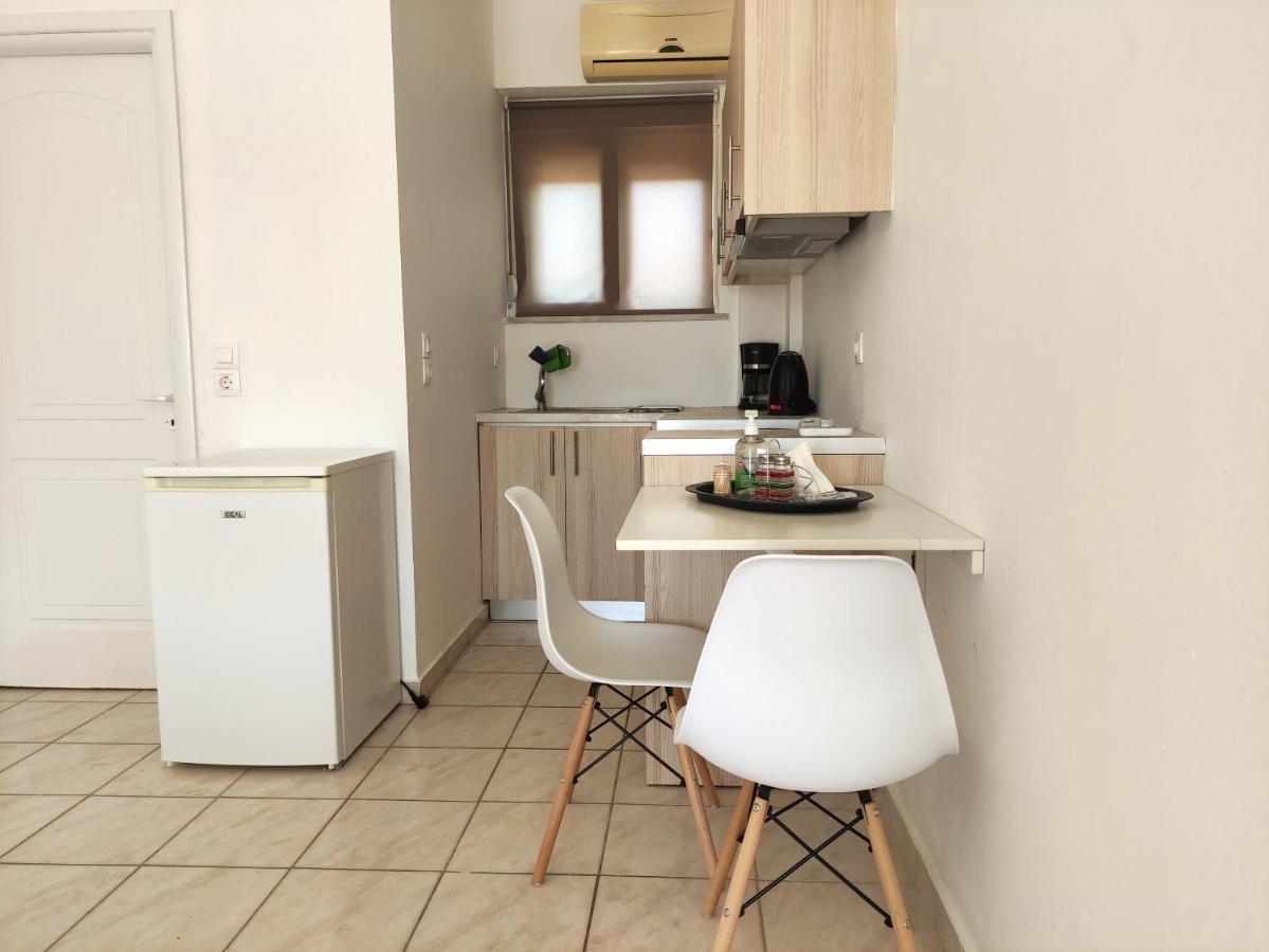 # 6 Giorgos & Chara Apartments Nea Kydonia エクステリア 写真